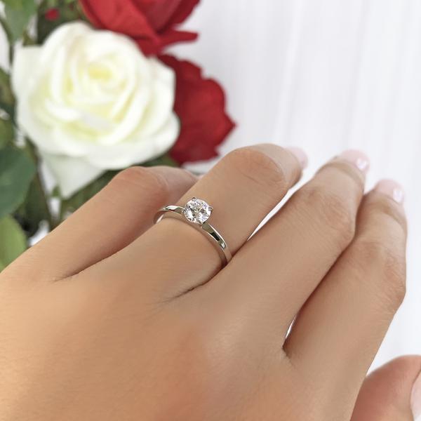 0.5 Carat Round Cut Solitair Engagement Ring in White Gold over Sterling Silver