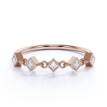 5 Stone Chain Link Stacking Wedding Ring with Square Cut Diamonds in Rose Gold