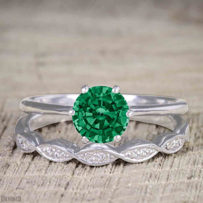 Vintage design 1.25 Carat Round cut Emerald and Diamond Wedding Set for Women in White Gold