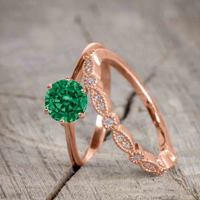 1.50 Carat Round cut Emerald and Diamond Trio Wedding Ring Set for Women in Rose Gold
