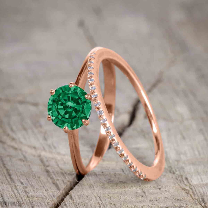Unique 1.50 Carat Round cut Emerald and Diamond Trio Wedding Ring Set in Rose Gold for Her