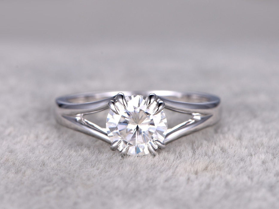 1 Carat Round Cut Moissanite Solitaire Engagement Ring in White Gold