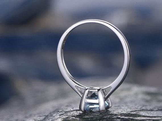 1 Carat solitaire Cushion Cut Aquamarine Engagement Ring in White Gold