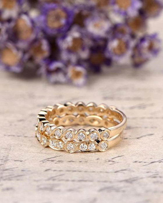 1 Carat Diamond pair of Wedding Ring Bands in Yellow Gold