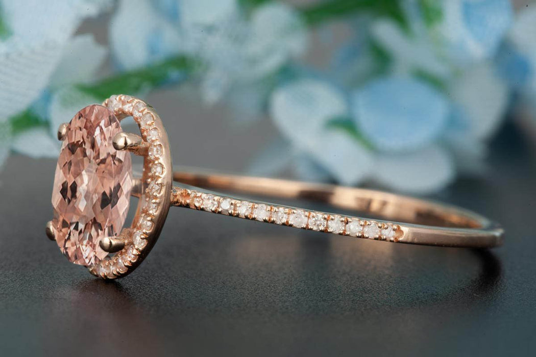 Elegant 1.25 Carat Oval Cut Peach Morganite and Diamond Engagement Ring in Rose Gold for Women