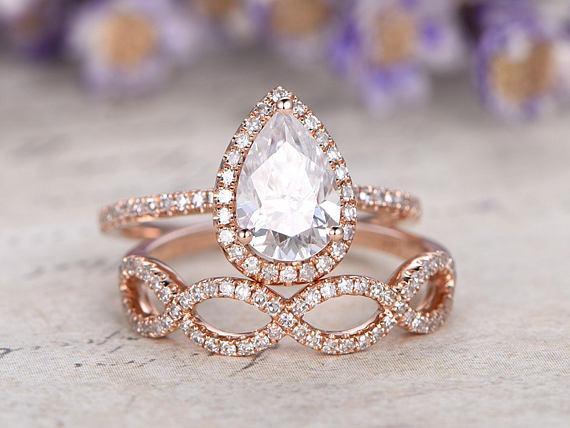 1.50 Carat Pear Cut Moissanite and Diamond Wedding Ring Set in Rose Gold