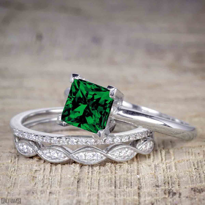 1.50 Carat Princess cut Emerald and Diamond Solitaire Trio Wedding Bridal Ring Set in White Gold