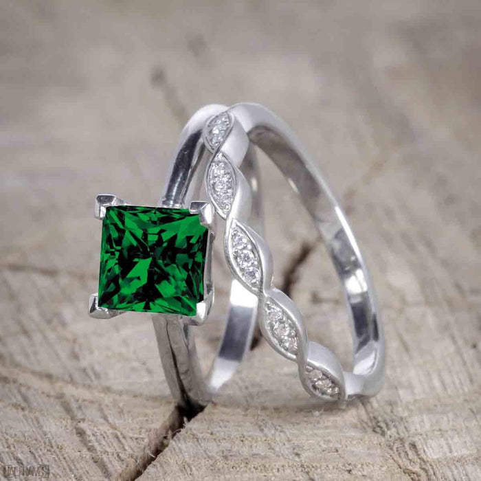 Unique 1.50 Carat Princess cut Emerald and Diamond Trio Wedding Ring Set in White Gold for Her