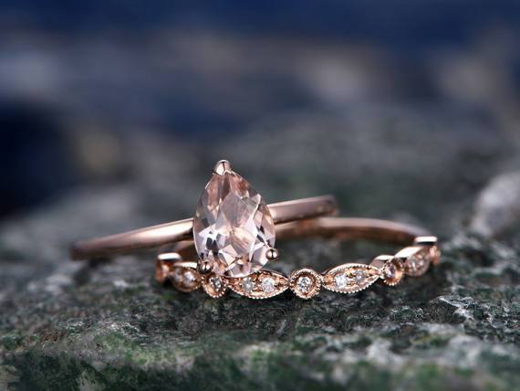 Solitaire 1.50 Carat Pear Cut Solitaire Morganite and Diamond Art Deco Bridal Ring Set in Rose Gold