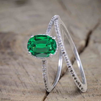 Beautiful 1 Carat Oval cut Emerald Solitaire Engagement Ring for Women in White Gold