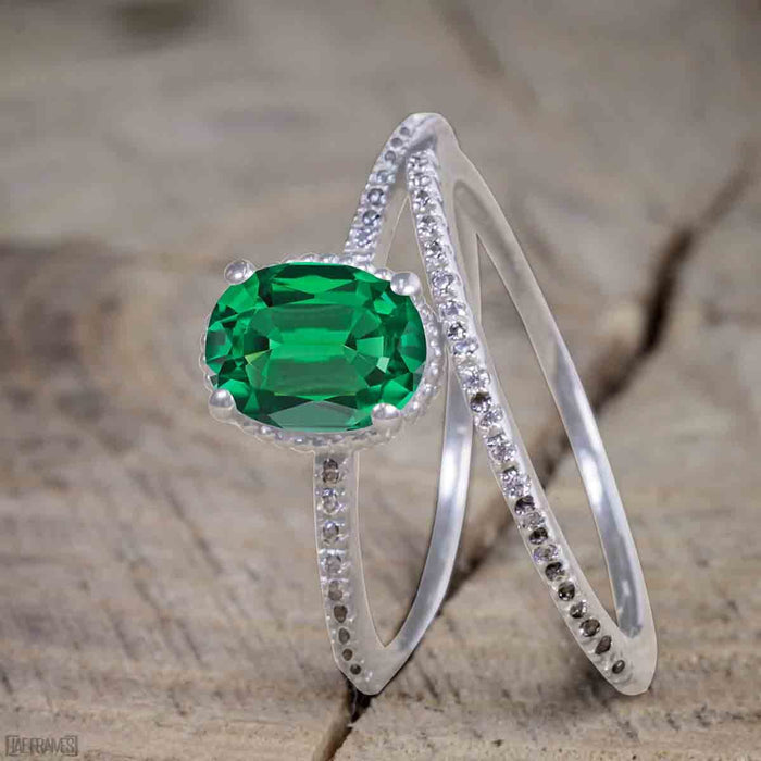 Beautiful 1 Carat Oval cut Emerald Solitaire Engagement Ring for Women in White Gold