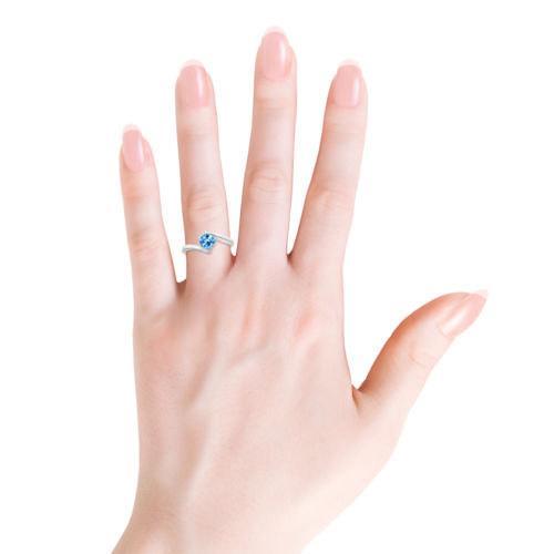 1 Carat Solitaire Aquamarine Twist Engagement Ring for women in White Gold