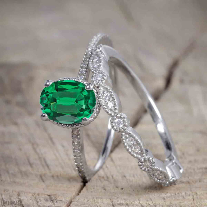 Unique 1.50 Carat Oval cut Emerald and Diamond Trio Wedding Ring Set in White Gold for Her