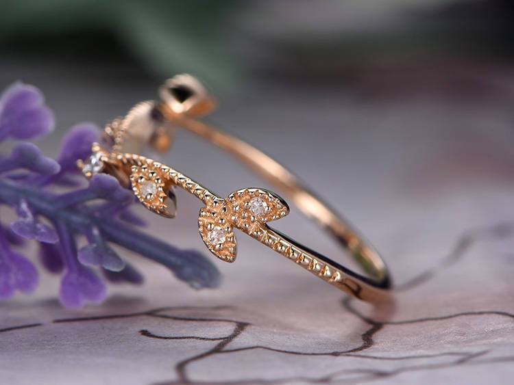 Antique flower design .10 Carat Round cut Diamond Wedding Ring Band in Rose Gold