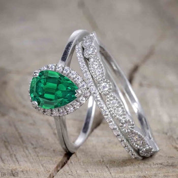 Bestselling 2.50 Carat Pear cut Trio Wedding Ring Set with Emerald and Diamond on White Gold for Her