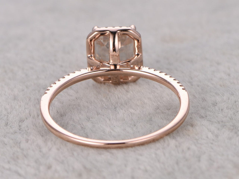 Antique Art Deco 1.50 Carat Emerald Cut Moissanite and Diamond Engagement Ring for Women in White Gold