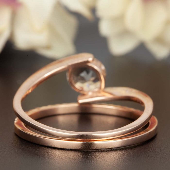 1.25 Carat Round Cut Black Diamond and Diamond Wedding Ring Set in Rose Gold Glamorous Ring