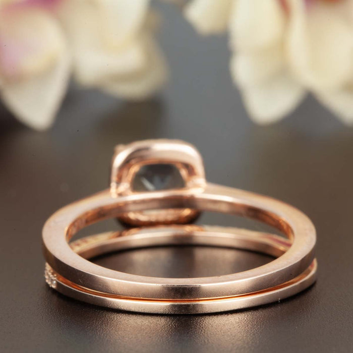 Splendid 1.50 Carat Cushion Cut Sapphire and Diamond Wedding Ring Set in Rose Gold