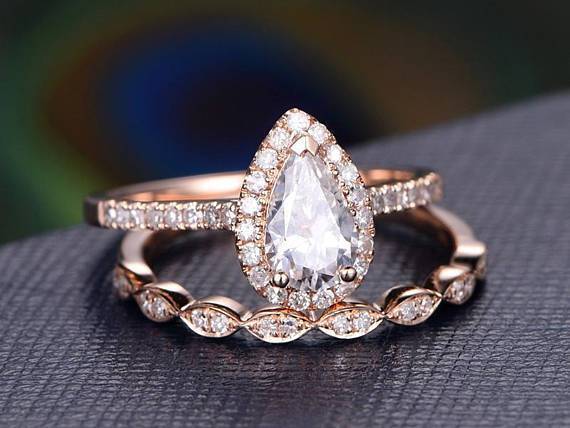 2 Carat Pear Cut Moissanite and Diamond Wedding Ring Set in Rose Gold