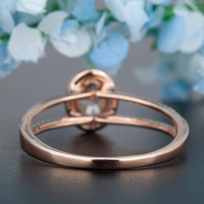 1.25 Carat Oval Cut Peach Morganite and Diamond Engagement Ring in Rose Gold Elegant Ring