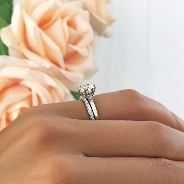 Six Prongs 1.5 Carat Round Cut Solitaire Bridal Ring Set in White Gold over Sterling Silver
