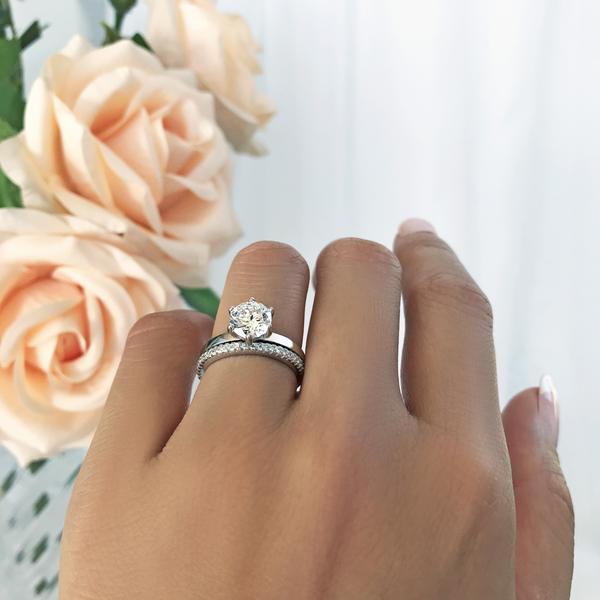 Six Prongs 1.5 Carat Round Cut Solitaire Bridal Ring Set in White Gold over Sterling Silver