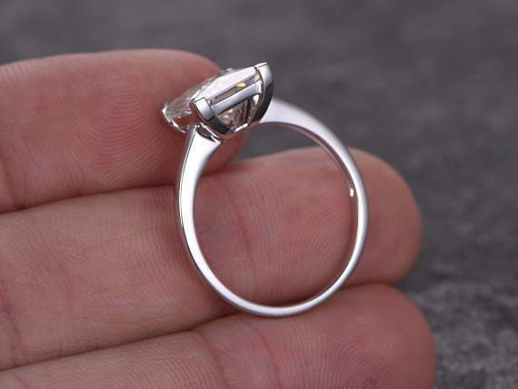 1 Carat Solitaire Moissanite Engagement Ring in White Gold