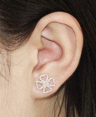 Four Petal 1 Carat Round Cut Diamond Flower Stud Earrings in Yellow Gold