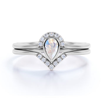 Art Deco 0.75 Carat Teardrop Rainbow Moonstone & Diamond Wedding Ring Set in White Gold