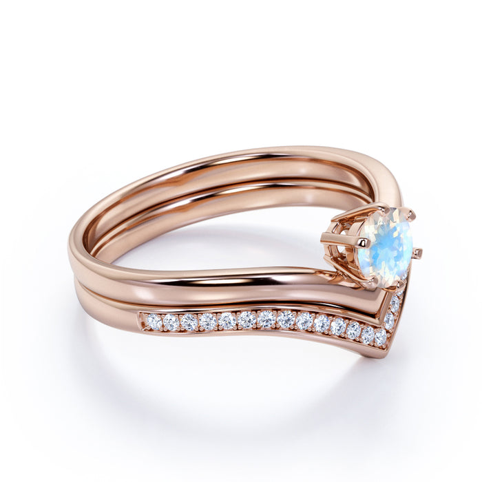 Vintage .83 Carat Round Rainbow Moonstone & Diamond Artdeco Bridal Ring Set in Rose Gold