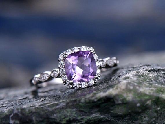 Second Hand 9ct White Gold Amethyst Ring
